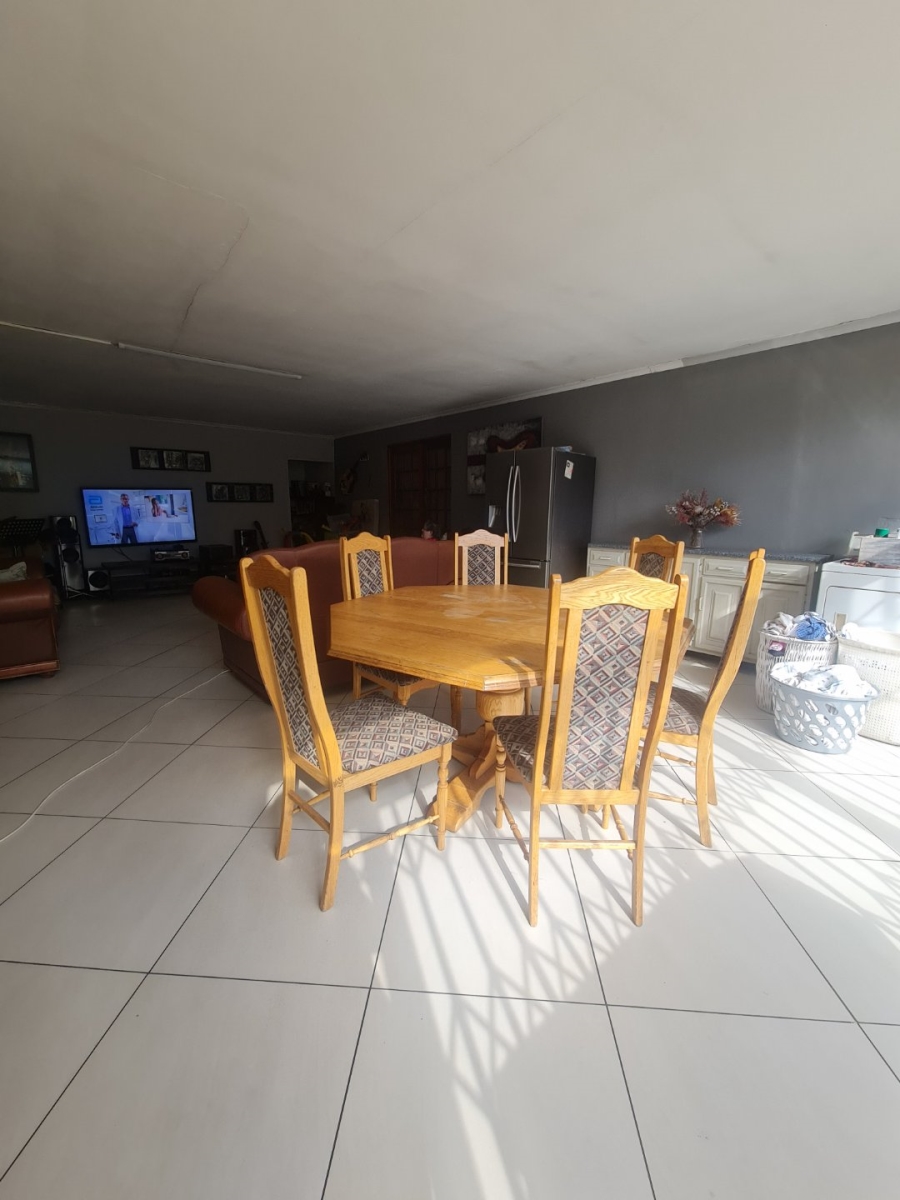 5 Bedroom Property for Sale in Sasolburg Free State